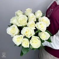 Букет Букет из 15 белых роз под ленту Букет Букет из 15 белых роз под ленту