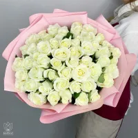 Букет Букет из 51 белой розы в упаковке Букет Букет из 51 белой розы в упаковке