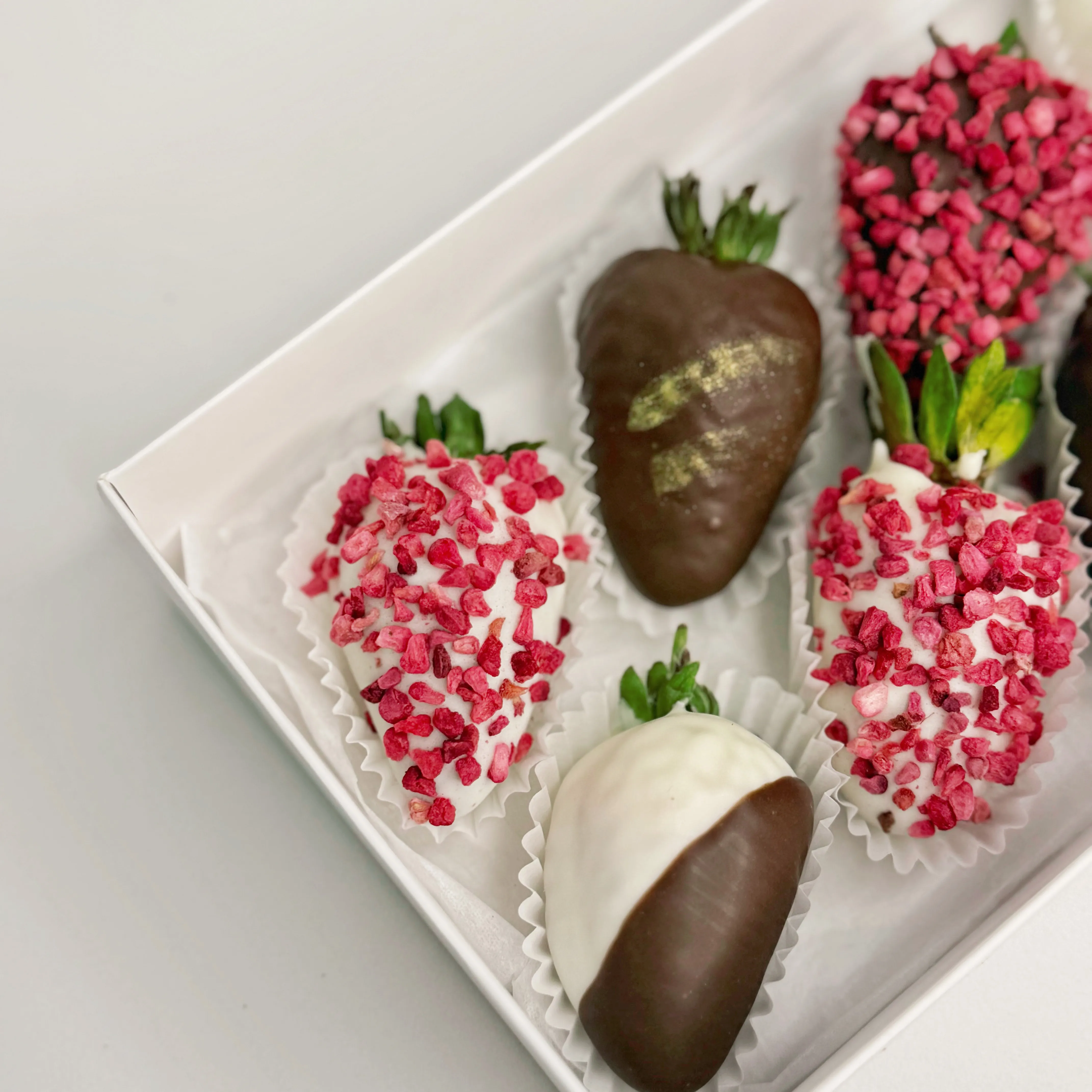 Букет Клубника в шоколаде Ирония малиновой звезды